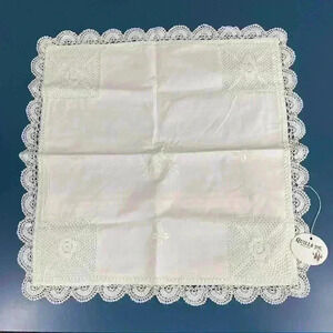 NWT White pillow cover with lace